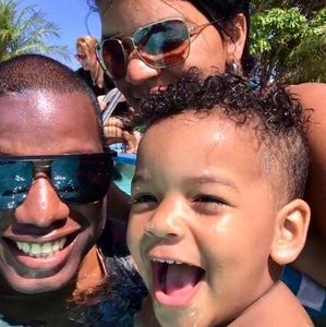 Meet your Posher, Davis